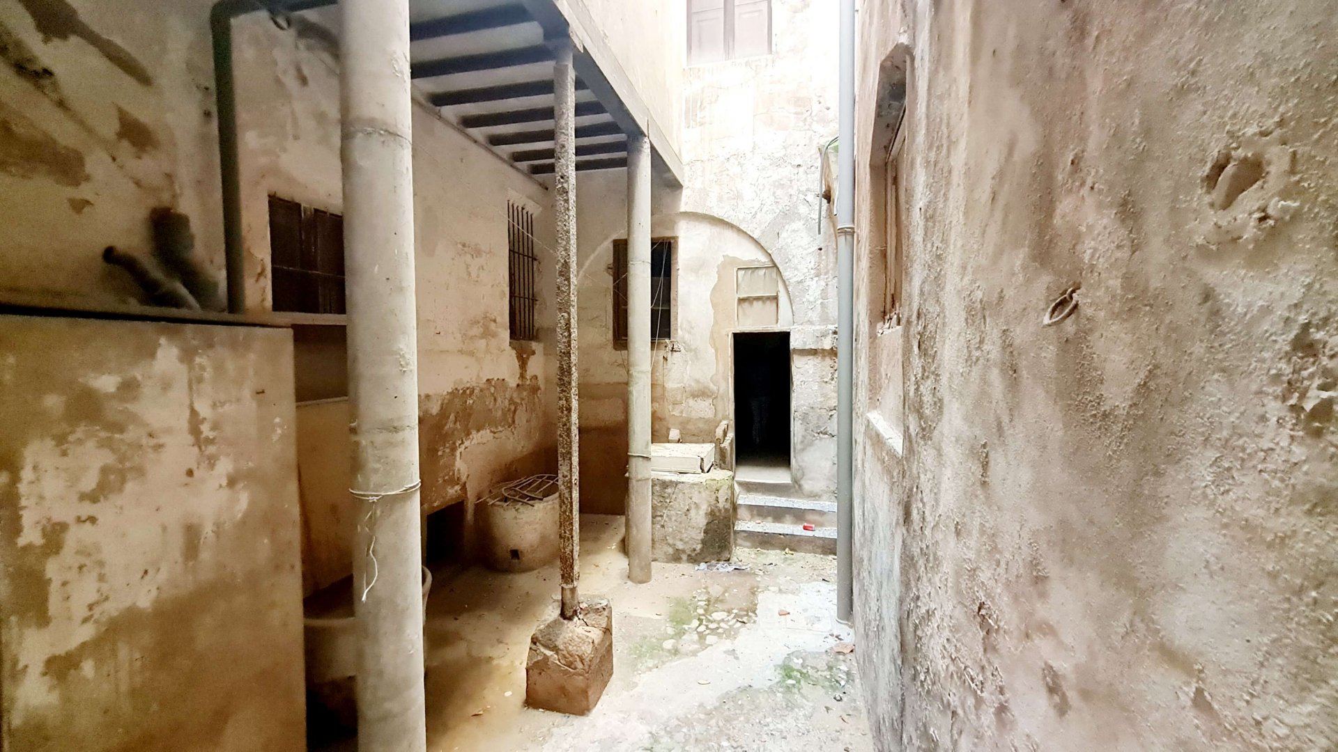Commercial property in Palma de Majorca, Mallorca, Spain 979 sq.m. No. 67442