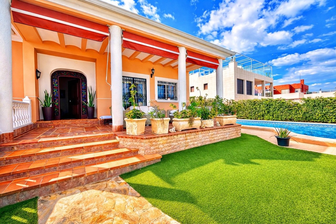Villa a La Mata, Alicante, Spagna 6 camere da letto, 440 mq. N° 161700