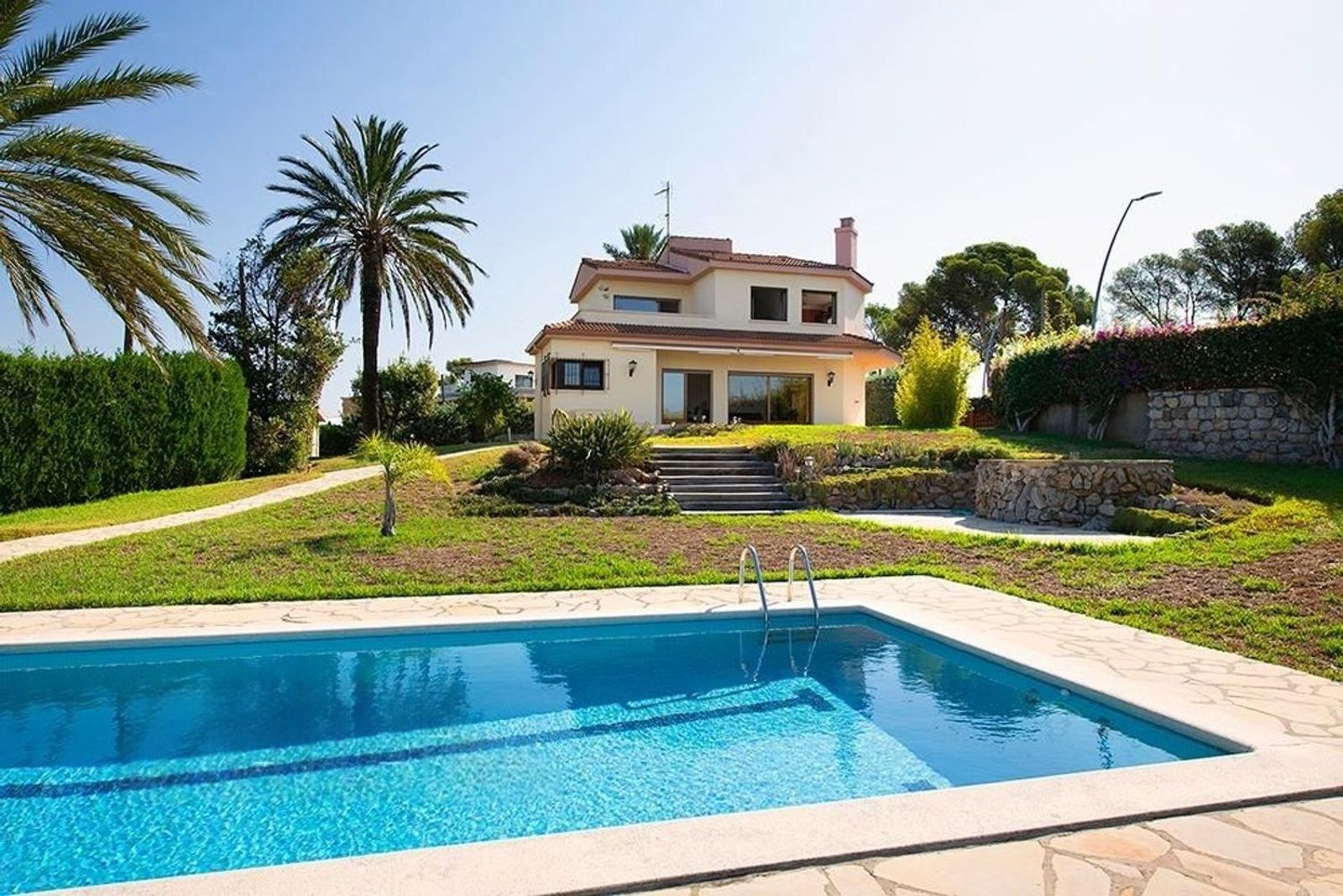 House à Castelldefels, Barcelona, Espagne 3 chambres, 286 m2 No. 167346