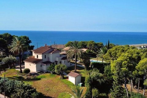 Māja Castelldefels, Barcelona, Spānijā 3 istabas, 286 m2 Nr. 167346