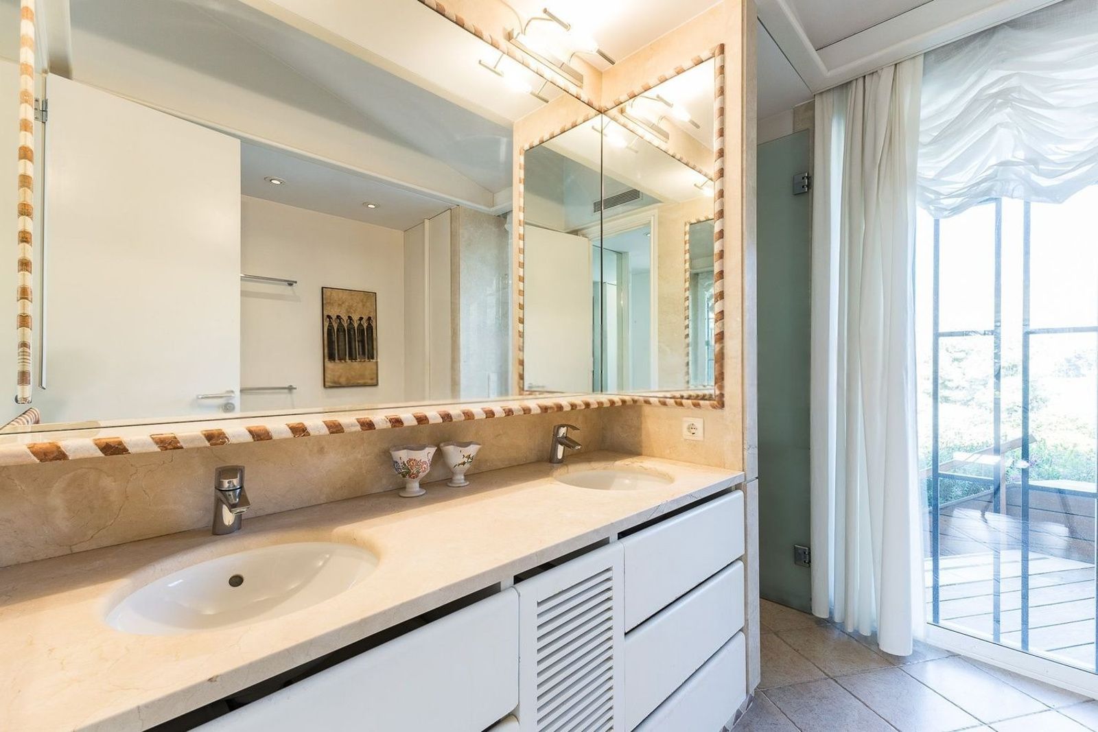 Talo Castelldefels, Barcelona, Espanja 4 makuuhuonetta, 351 m2 No. 167345