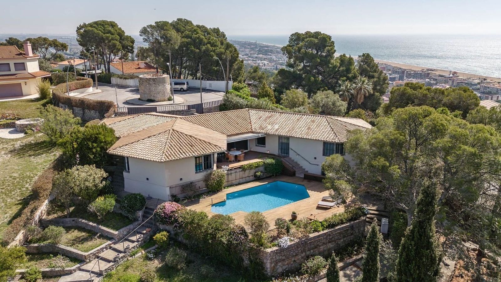 Talo Castelldefels, Barcelona, Espanja 4 makuuhuonetta, 351 m2 No. 167345