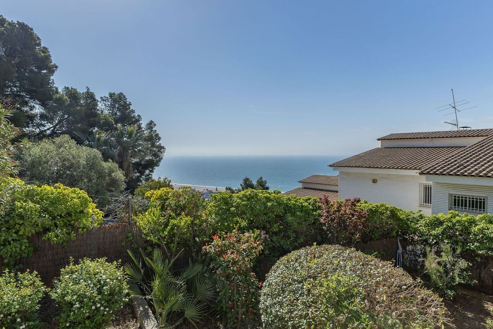 Talo Castelldefels, Barcelona, Espanja 4 makuuhuonetta, 351 m2 No. 167345