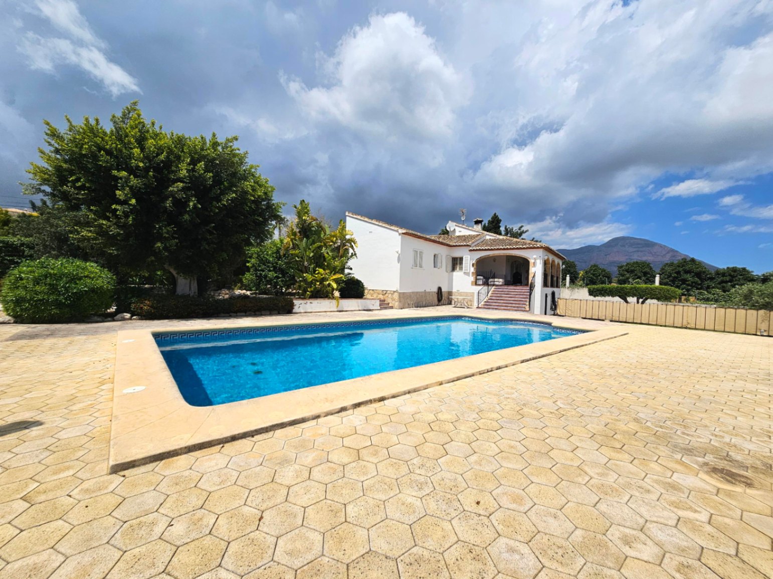 Villa in Javea, Alicante, Spain 6 bedrooms, 398 sq.m. No. 194891