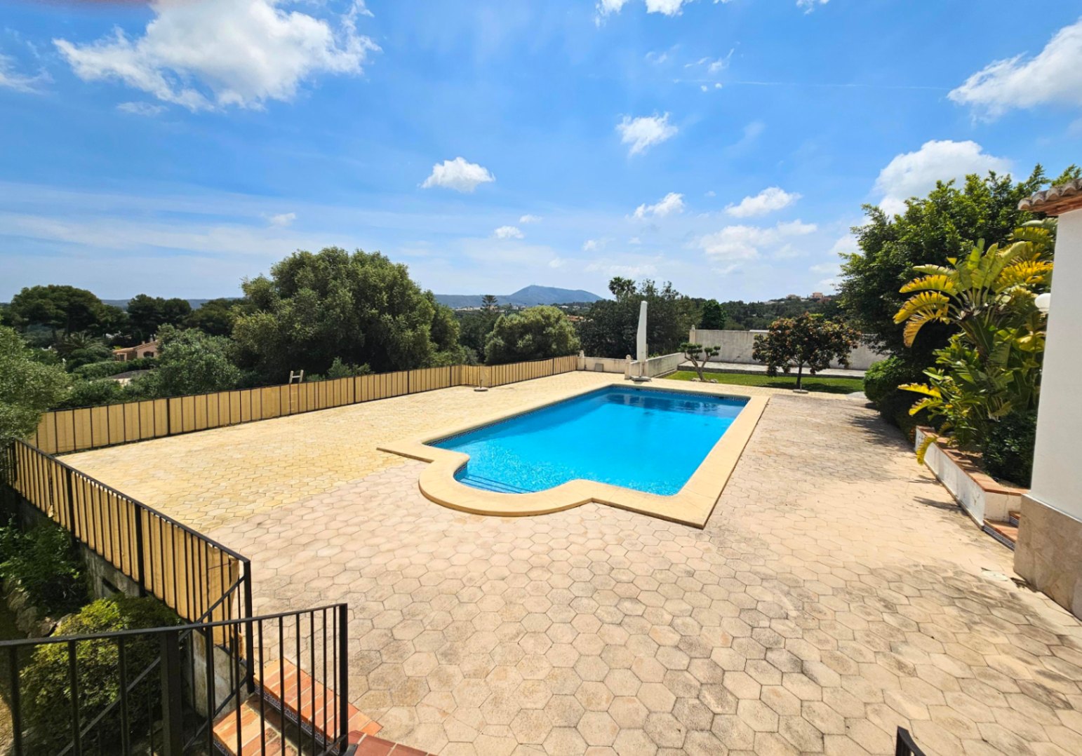 Villa in Javea, Alicante, Spain 6 bedrooms, 398 sq.m. No. 194891