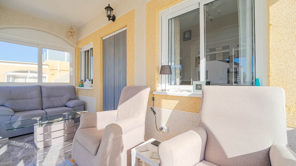 Villa in Alicante, Spanien 2 Schlafzimmer, 65 m2 Nr. 145449