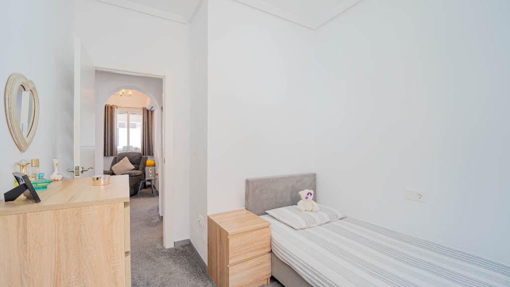 Villa in Alicante, Spanien 2 Schlafzimmer, 65 m2 Nr. 145449