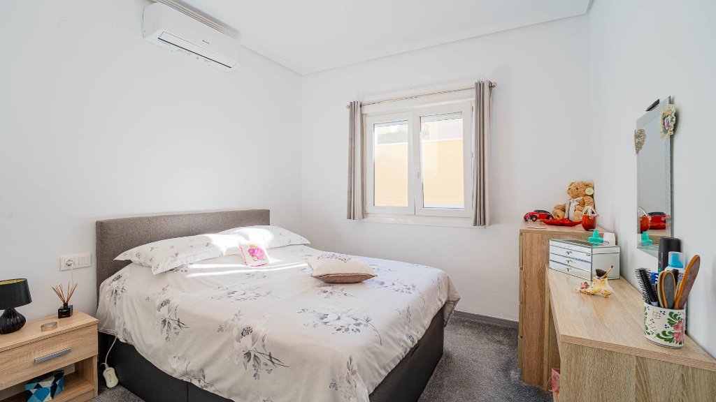 Villa in Alicante, Spanien 2 Schlafzimmer, 65 m2 Nr. 145449