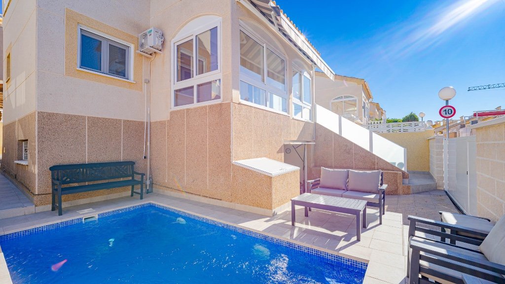 Villa in Alicante, Spanien 2 Schlafzimmer, 65 m2 Nr. 145449