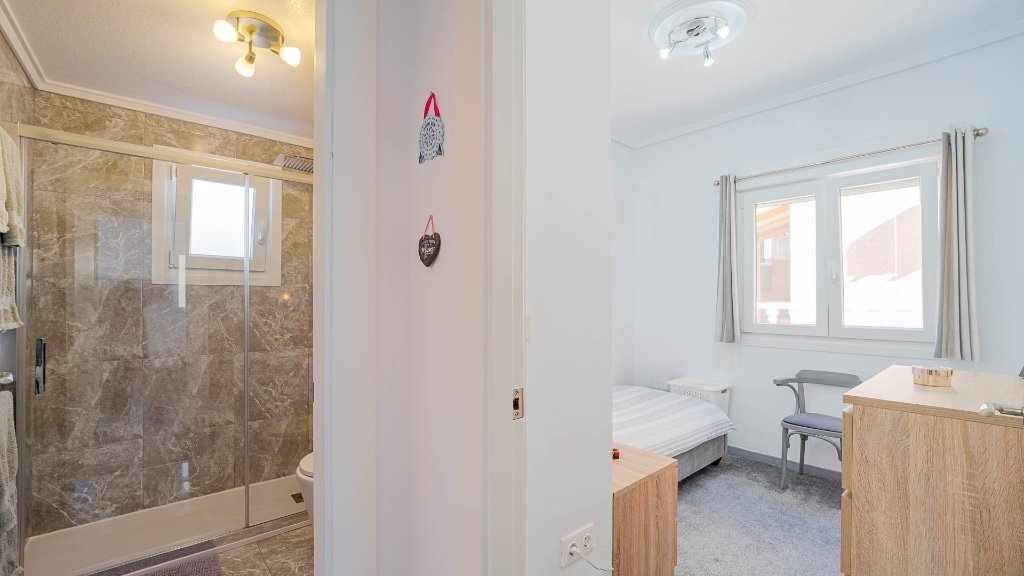 Villa in Alicante, Spanien 2 Schlafzimmer, 65 m2 Nr. 145449