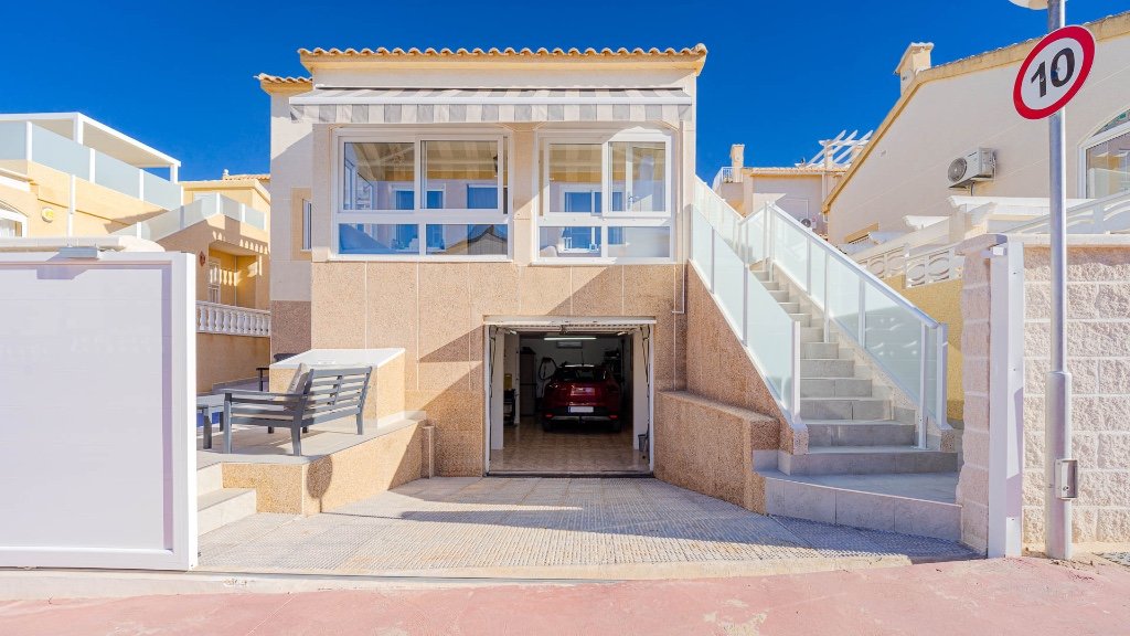 Villa in Alicante, Spanien 2 Schlafzimmer, 65 m2 Nr. 145449
