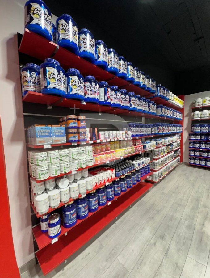 Tienda al por menor en Barcelona, España 77 m2 No. 154875