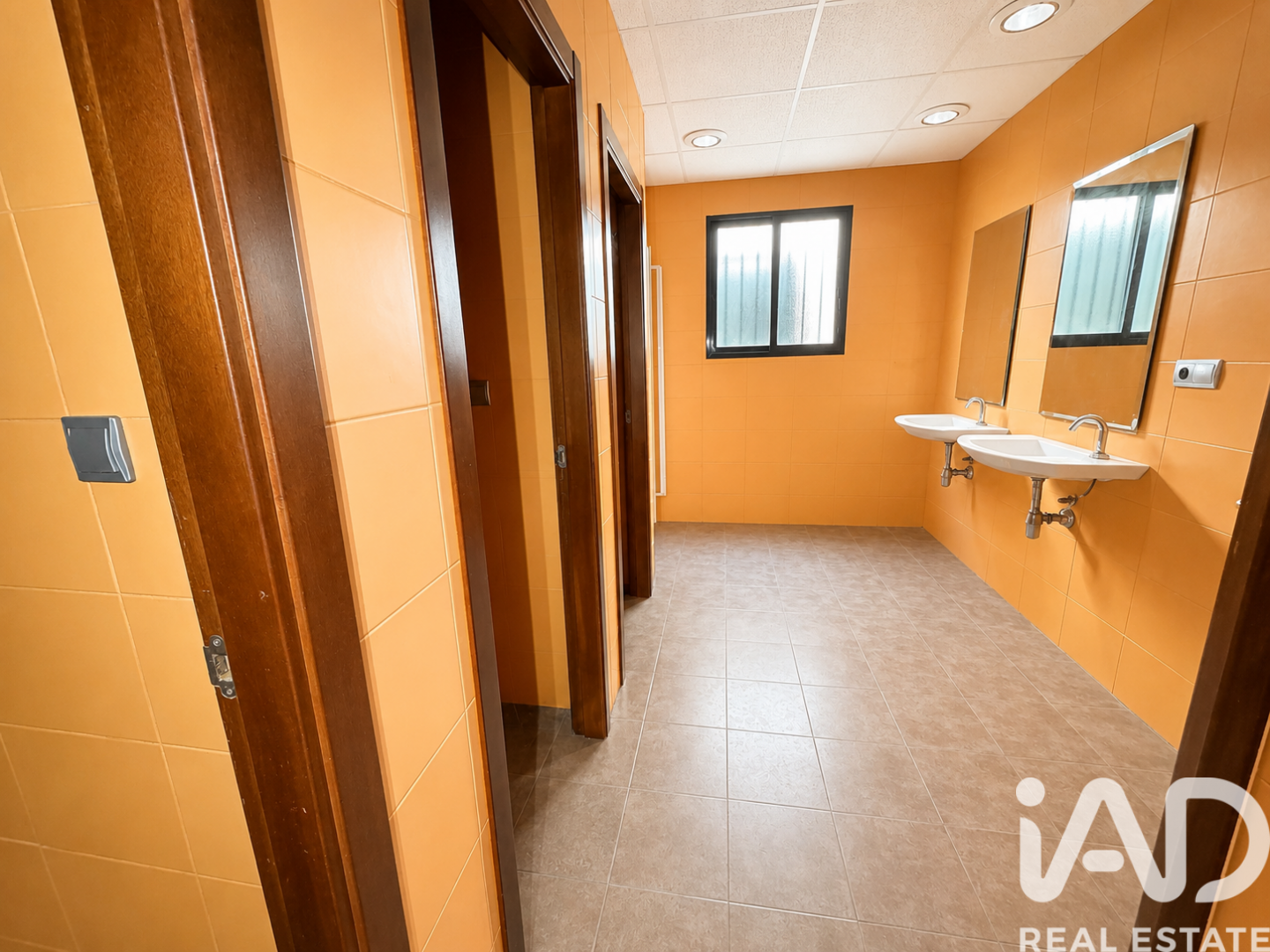 Propiedad comercial en Valencia, València, España 302 m2 No. 187584