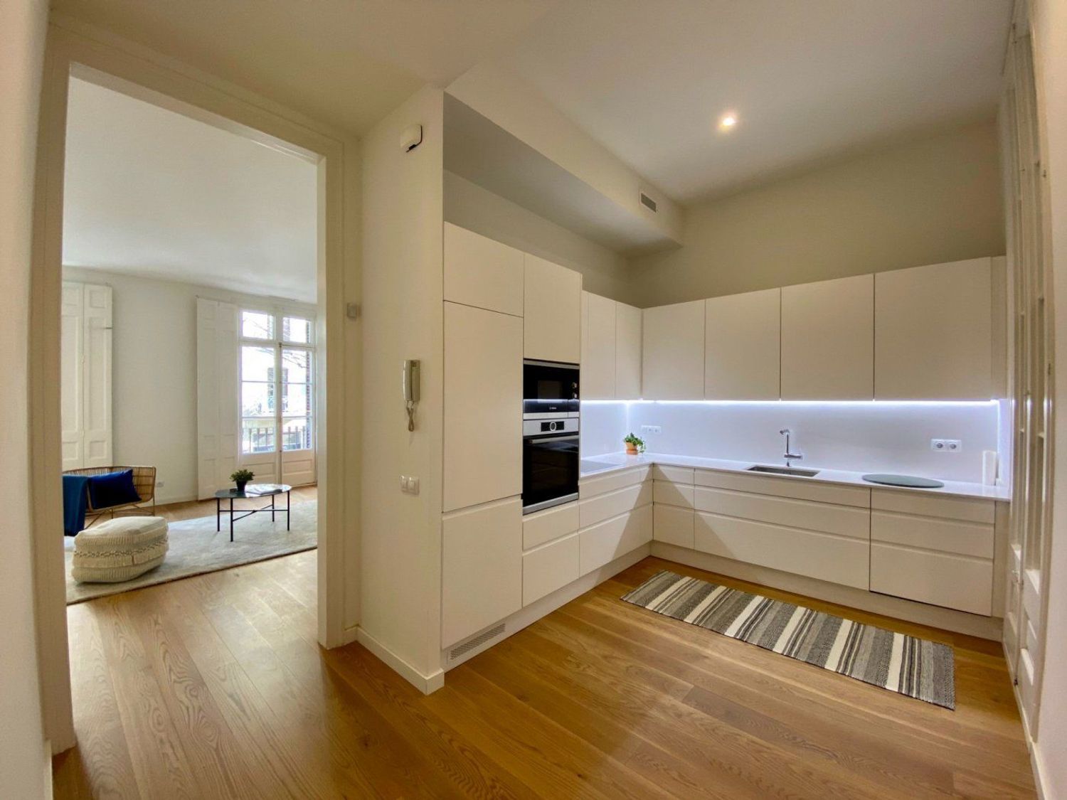 Apartamento en Barcelona, España 3 dormitorios, 125 m2 No. 161319