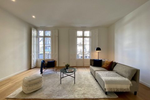 Dzīvoklis Barcelona, Spānijā 3 istabas, 125 m2 Nr. 161319