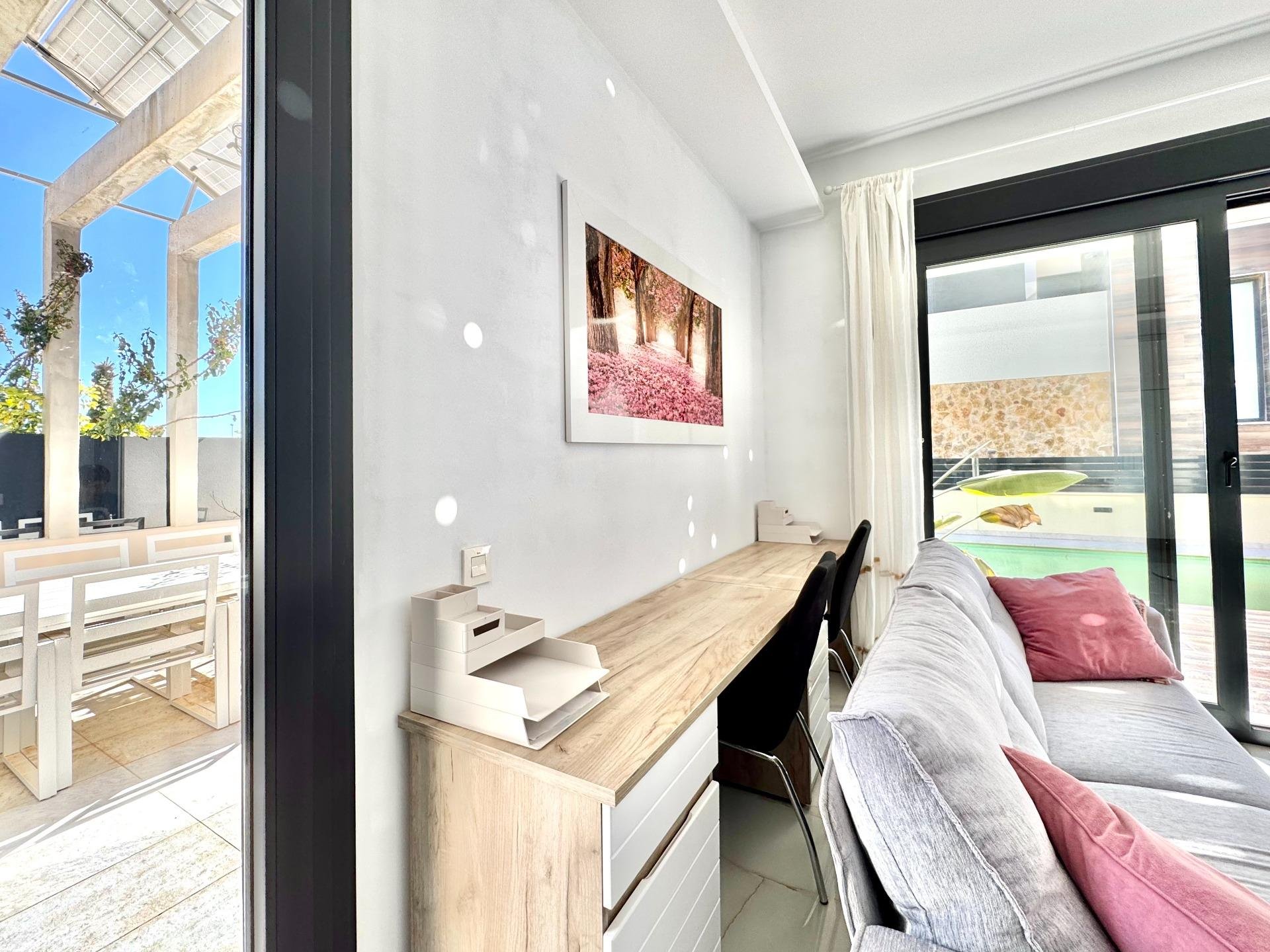 Villa en Cabo Roig, Alicante, España 4 dormitorios, 271 m2 No. 161315
