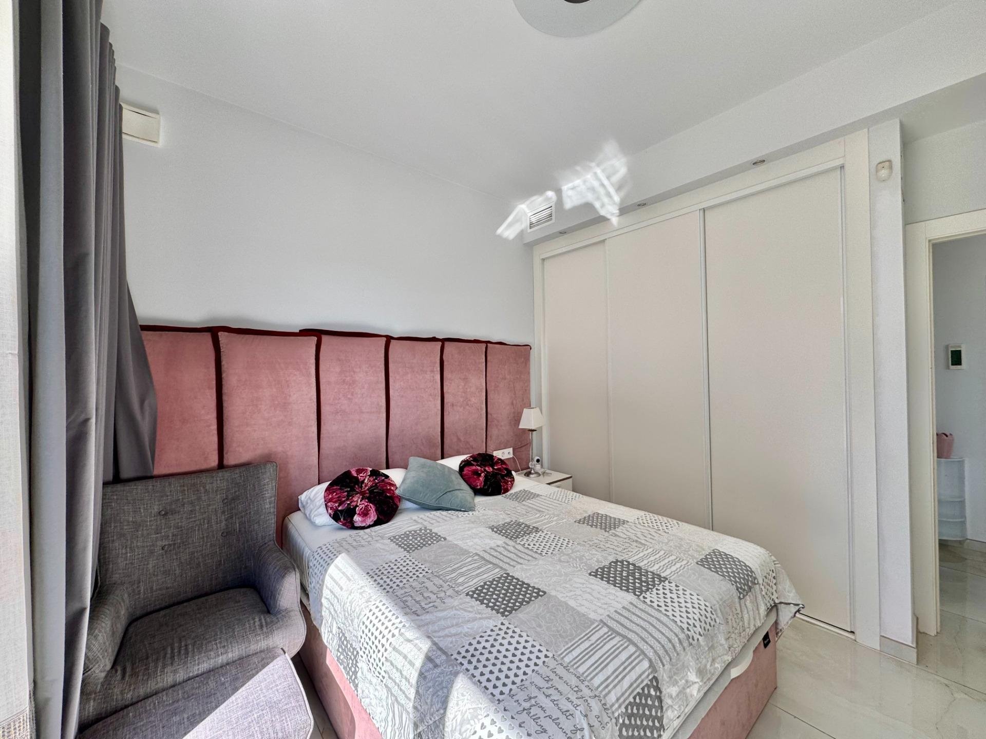 Villa en Cabo Roig, Alicante, España 4 dormitorios, 271 m2 No. 161315