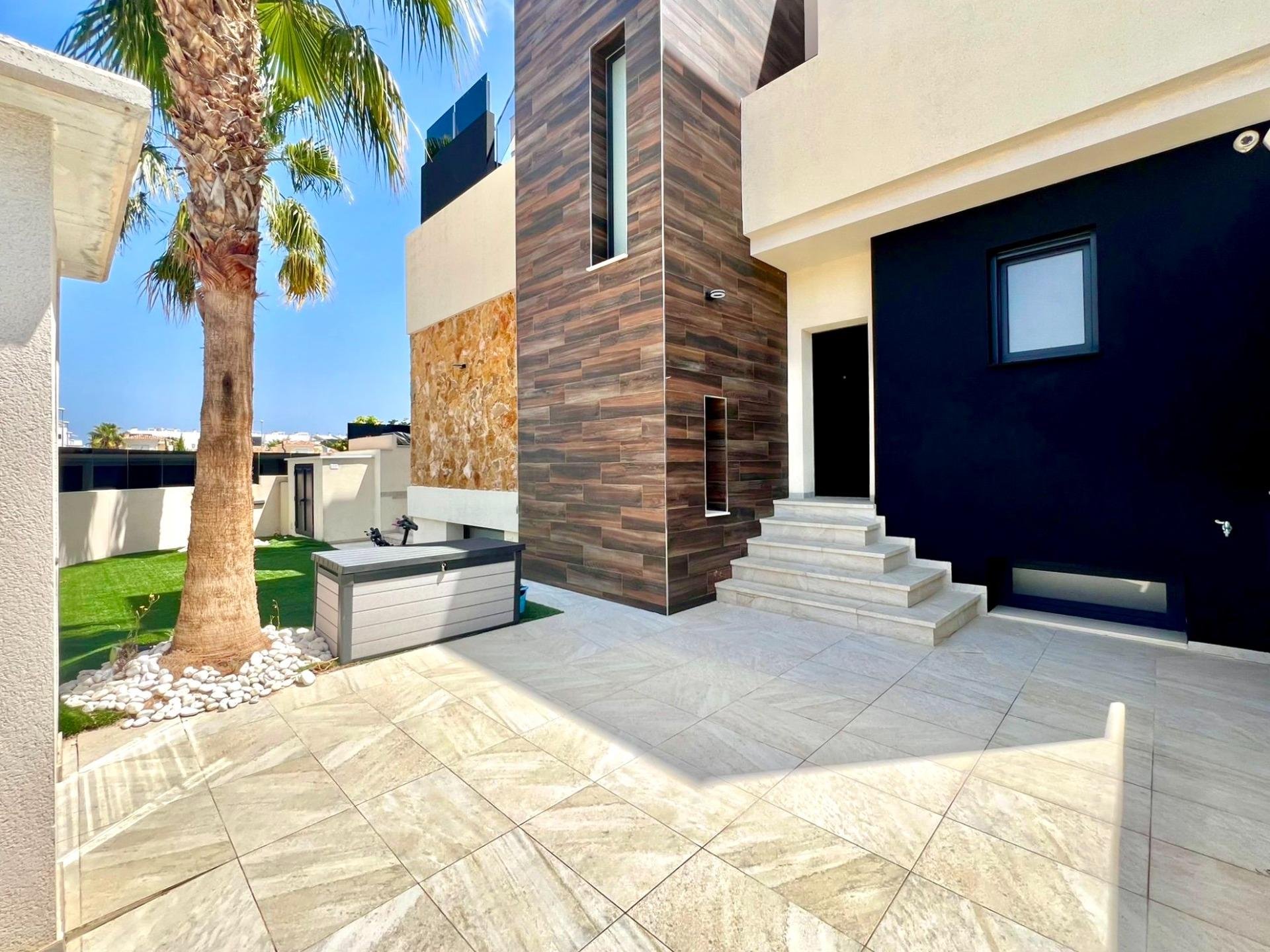 Villa en Cabo Roig, Alicante, España 4 dormitorios, 271 m2 No. 161315