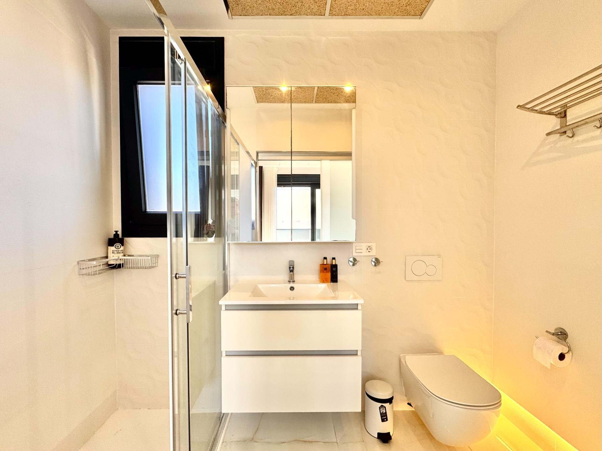 Villa en Cabo Roig, Alicante, España 4 dormitorios, 271 m2 No. 161315