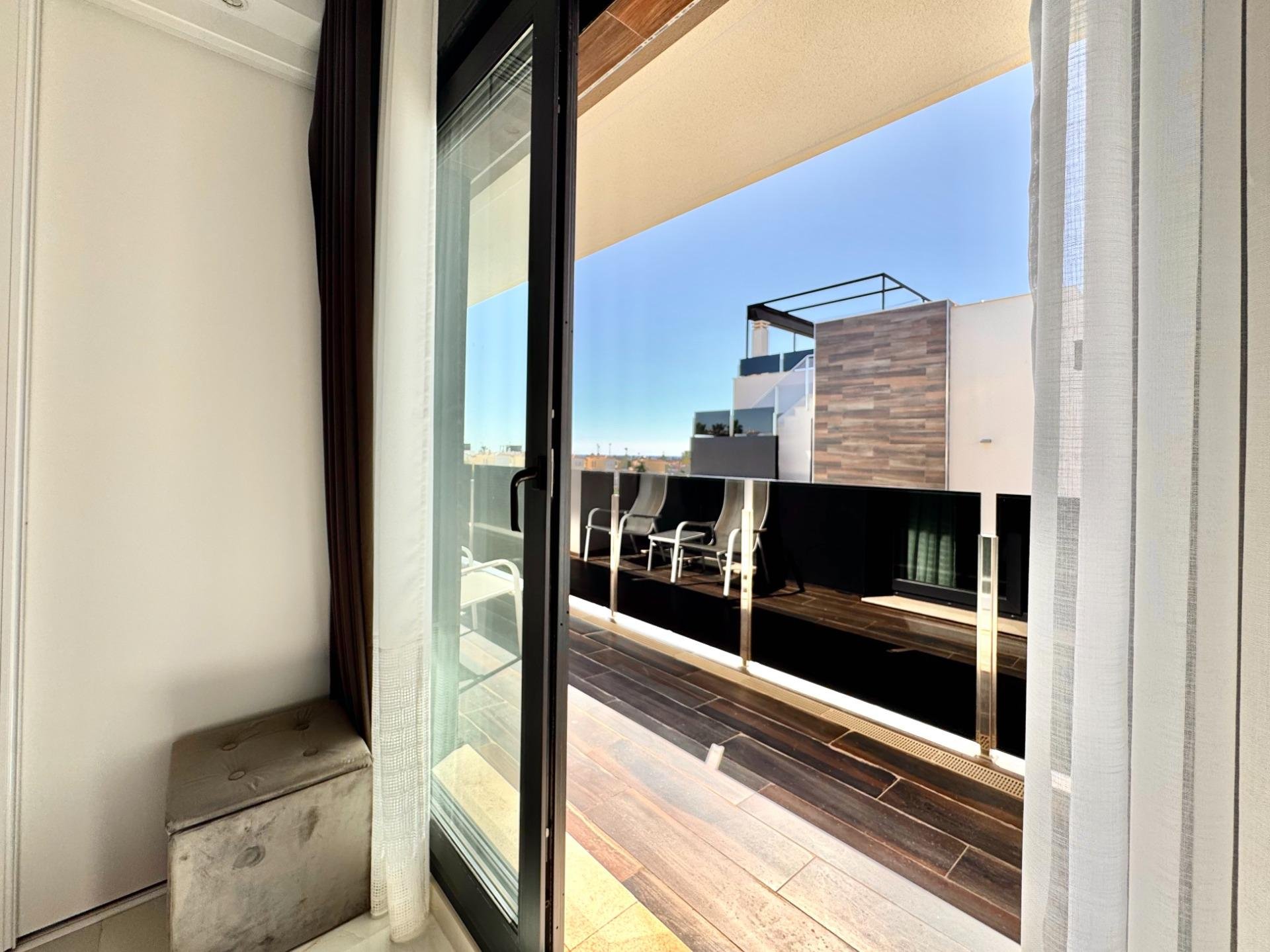 Villa en Cabo Roig, Alicante, España 4 dormitorios, 271 m2 No. 161315