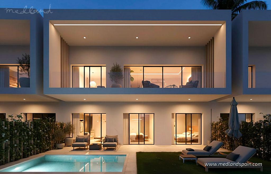 Kaupunkipientalo Casares, Malaga, Espanja 4 makuuhuonetta, 191 m2 No. 196896
