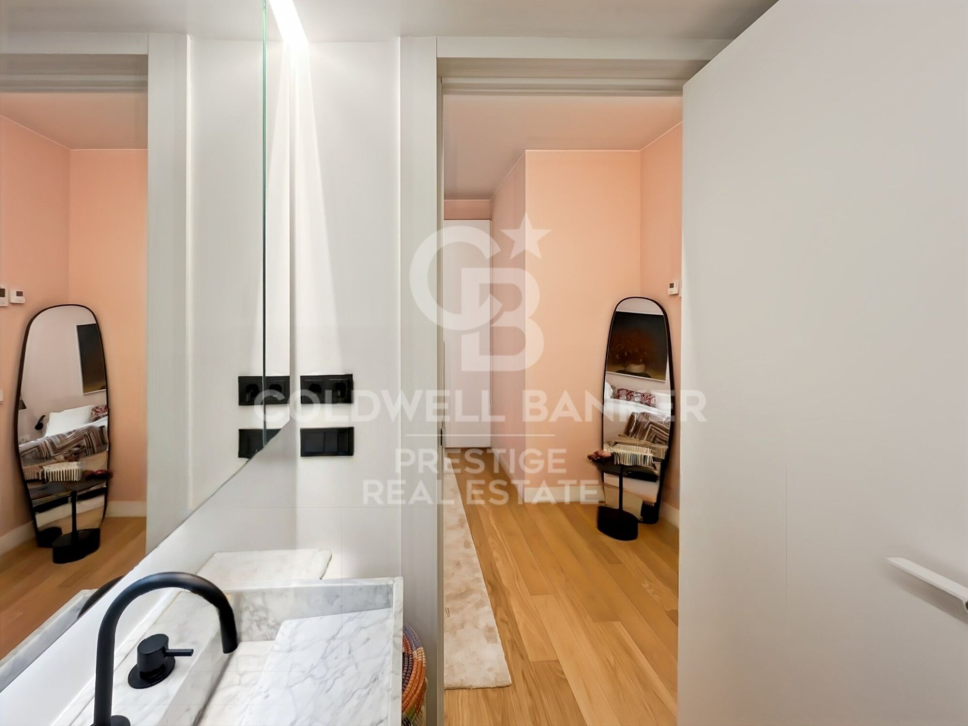 Apartamento en Barcelona, España 2 dormitorios, 130 m2 No. 157408
