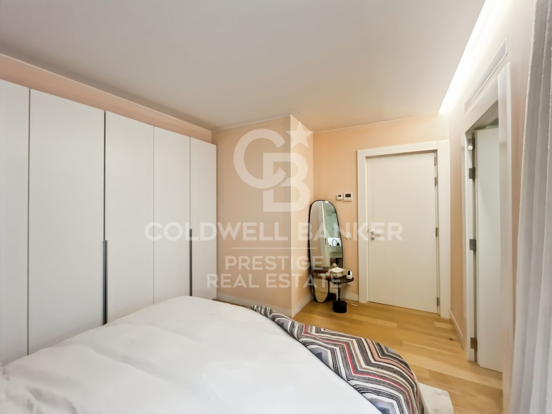 Apartamento en Barcelona, España 2 dormitorios, 130 m2 No. 157408