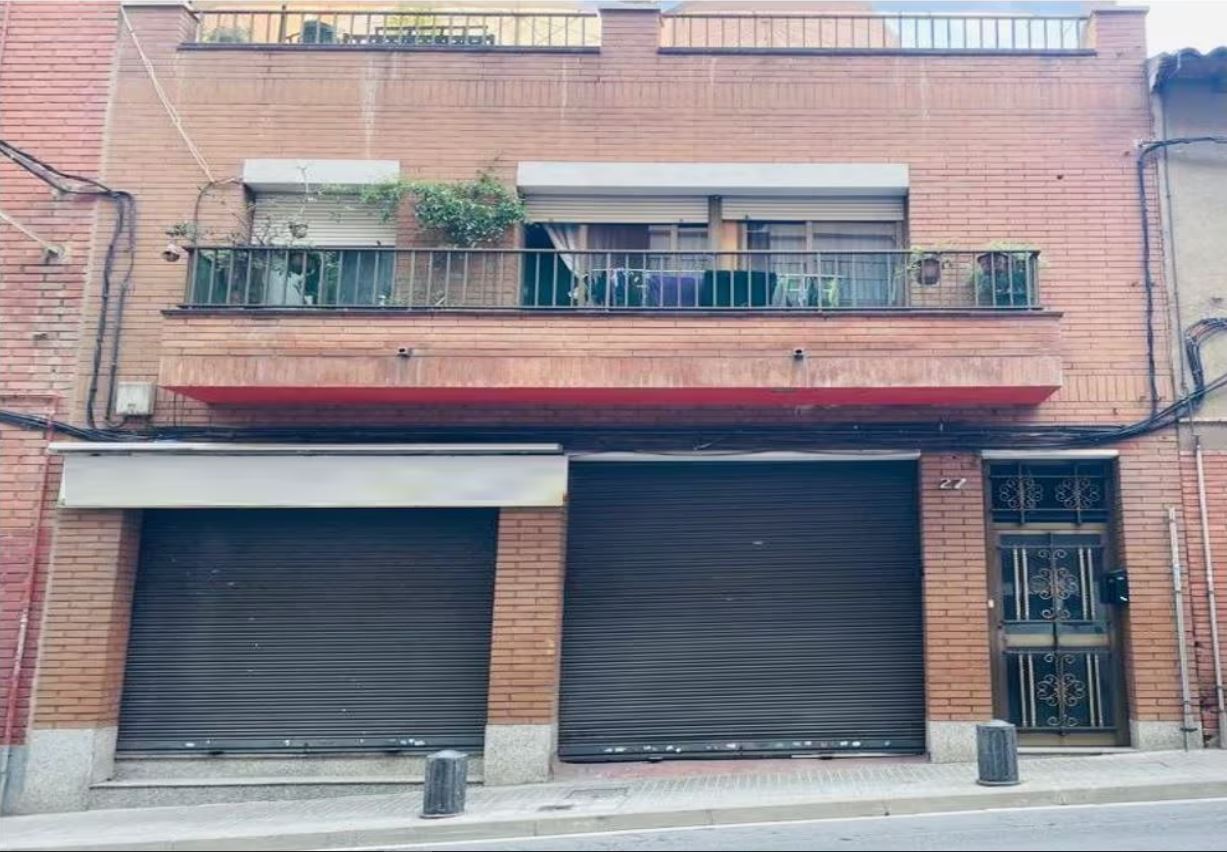 House à Rubi, Barcelona, Espagne 4 chambres, 256 m2 No. 191549