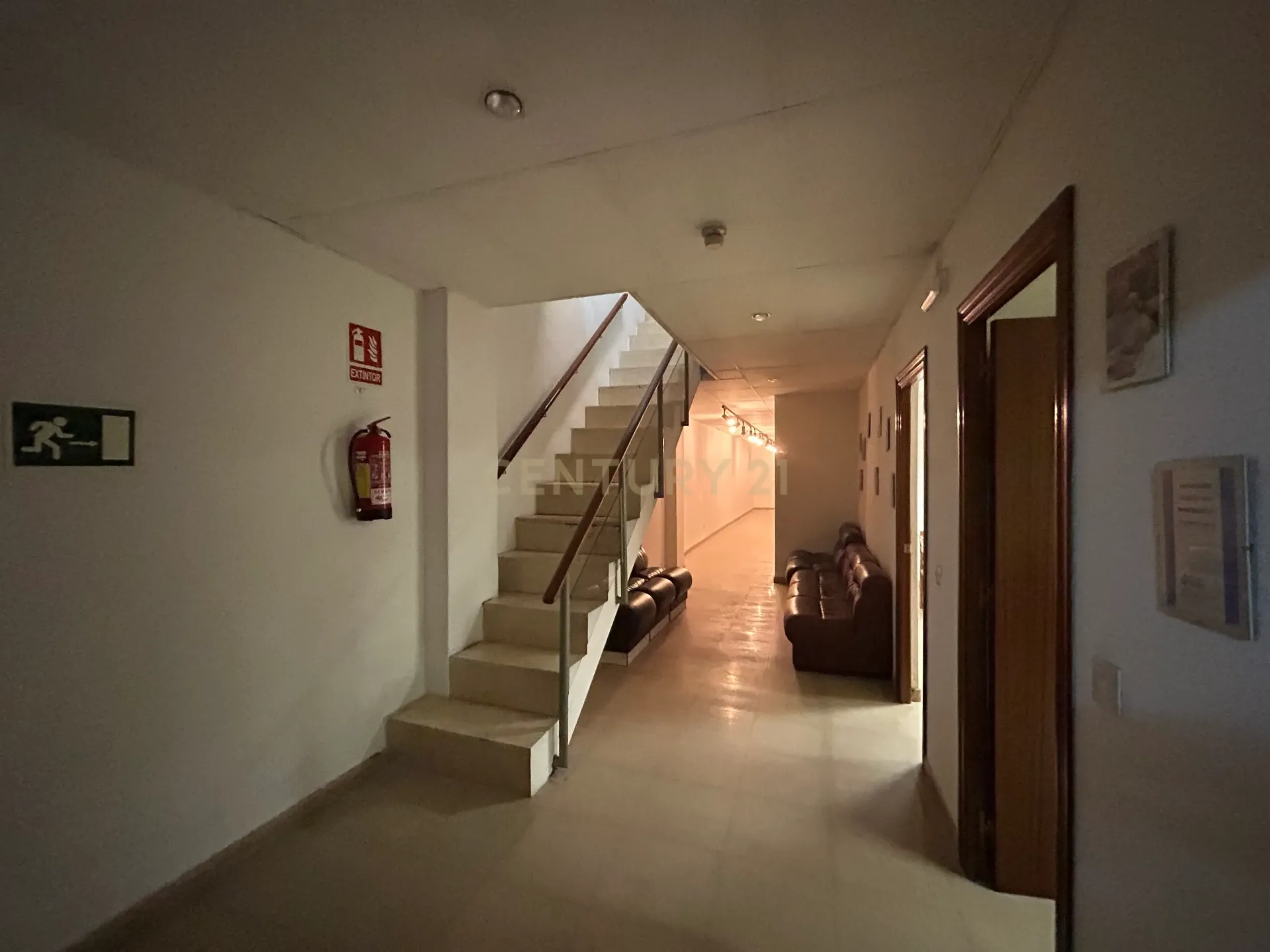 Commercial property in Barcelona, Spain 340 sq.m. No. 166915