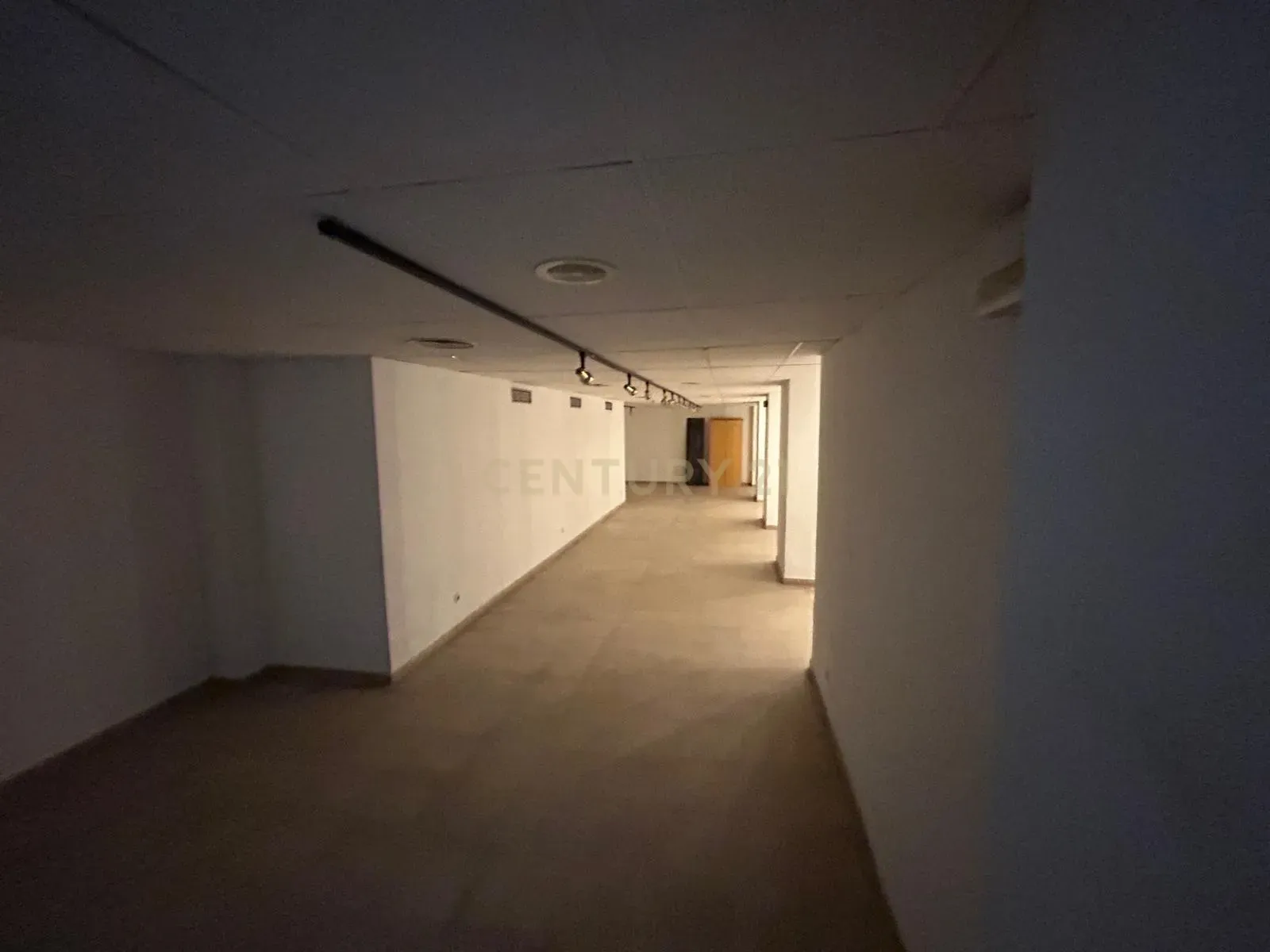 Commercial property in Barcelona, Spain 340 sq.m. No. 166915