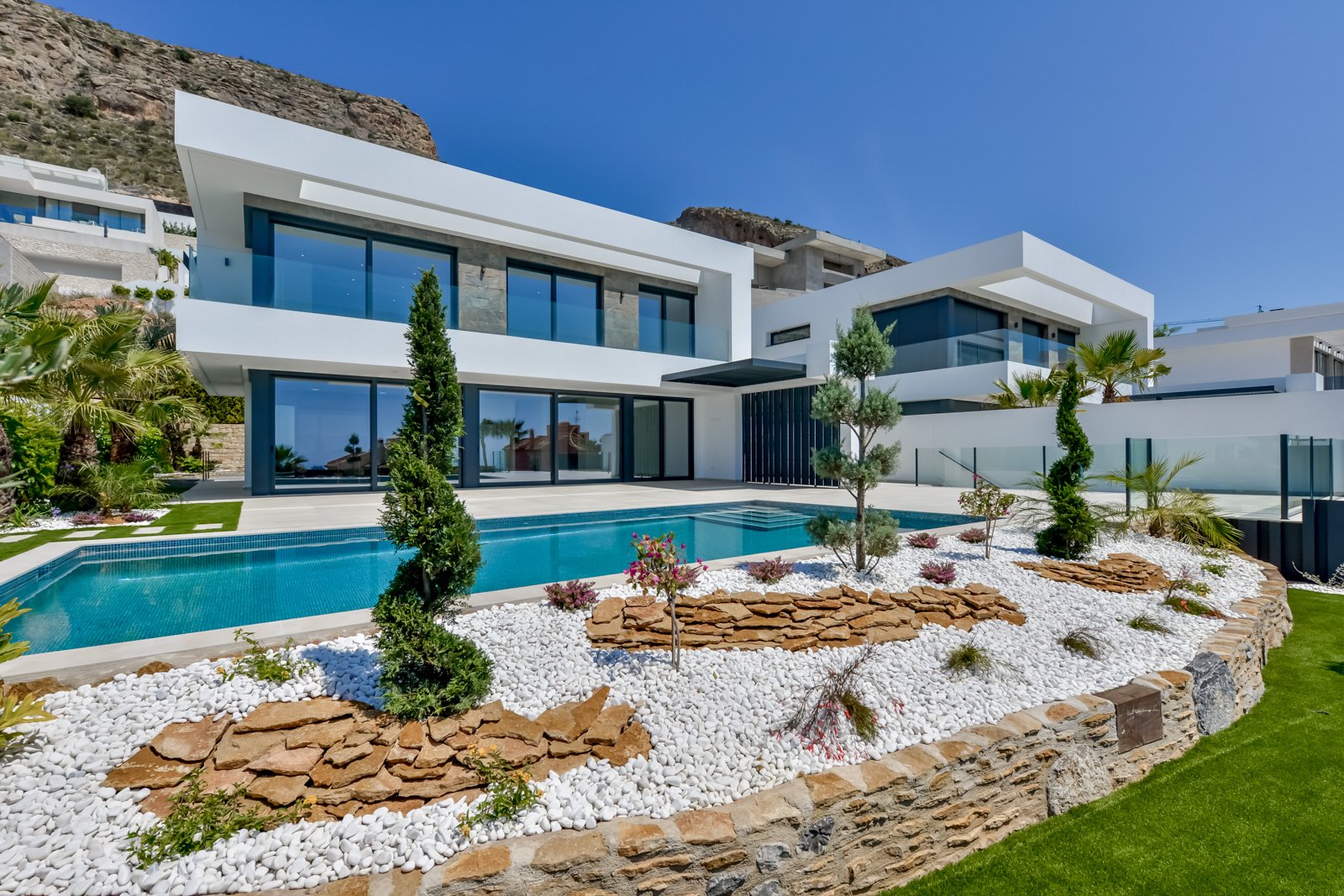 Villa a Finestrat, Alicante, Spagna 8 camere da letto, 998 mq. N° 163651