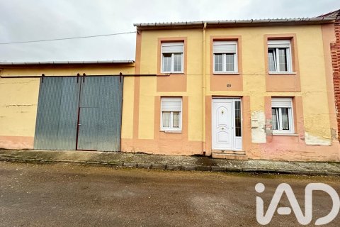 Villa à Riego De La Vega, Leon, Espagne 6 chambres, 315 m2 No. 185353