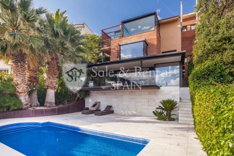 Casa a Sitges, Barcelona, Spagna 3 camere da letto, 223 mq. N° 166652