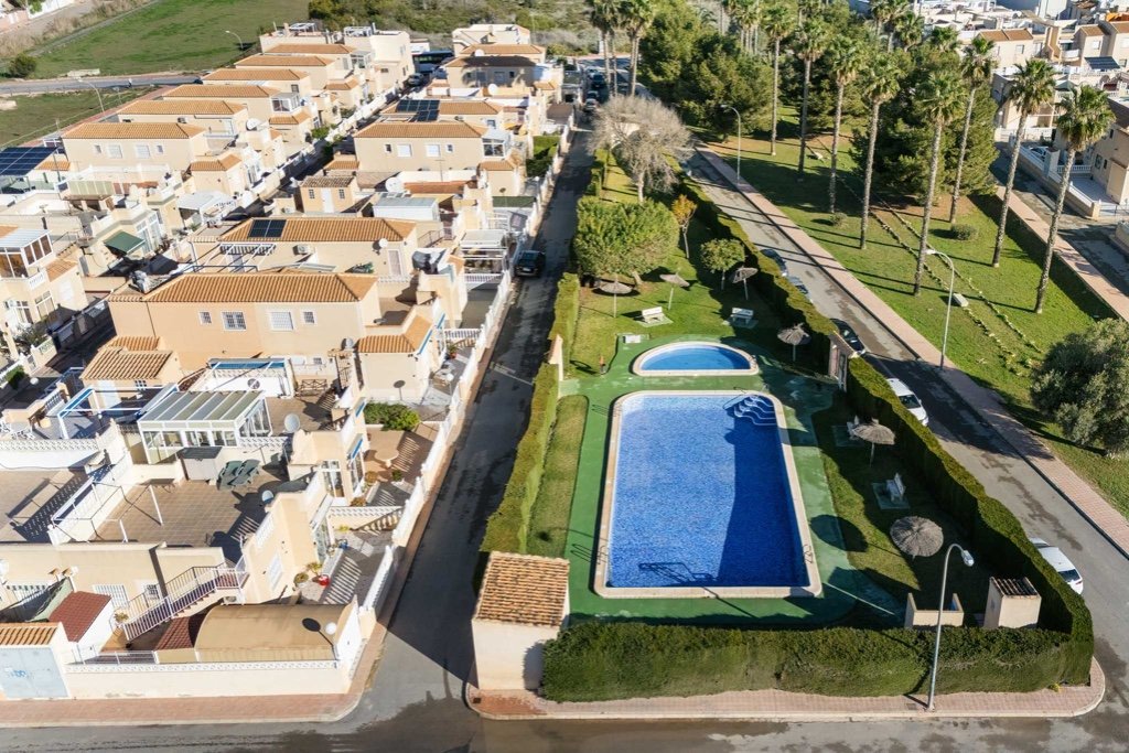 Townhouse in Torrevieja, Alicante, Spanien 4 Schlafzimmer, 71 m2 Nr. 145308