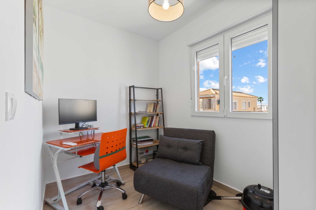 Townhouse in Torrevieja, Alicante, Spanien 4 Schlafzimmer, 71 m2 Nr. 145308