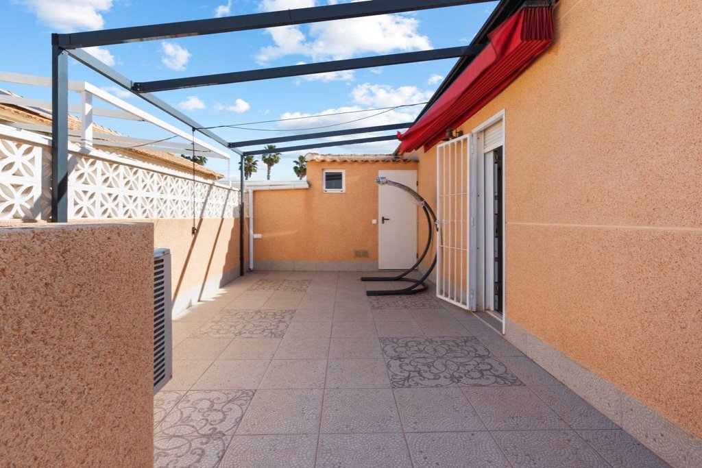 Townhouse in Torrevieja, Alicante, Spanien 4 Schlafzimmer, 71 m2 Nr. 145308