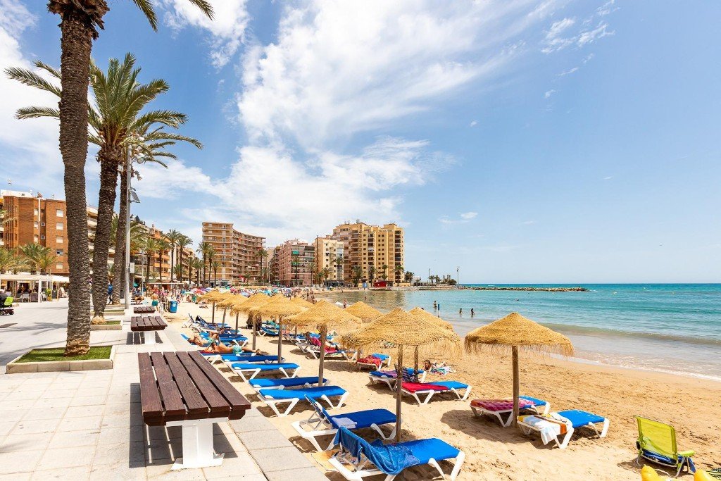 Apartament w Torrevieja, Alicante, Hiszpania 3 sypialnie, 110 mkw. nr 145311