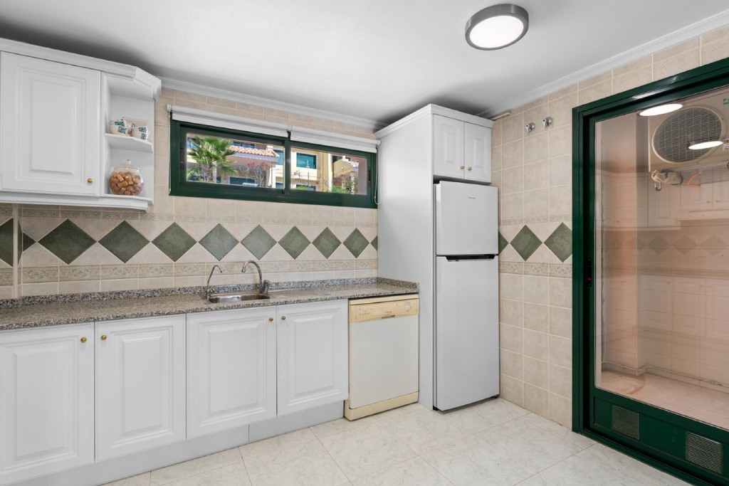 Apartamento en Campoamor, Alicante, España 2 dormitorios, 100 m2 No. 145309