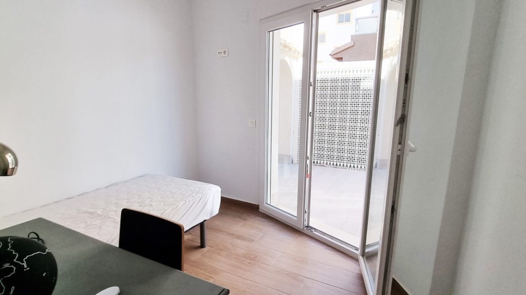 Villa i Playa Flamenca II, Alicante, Spanien 4 sovrum, 121 kvm. Nr. 145310