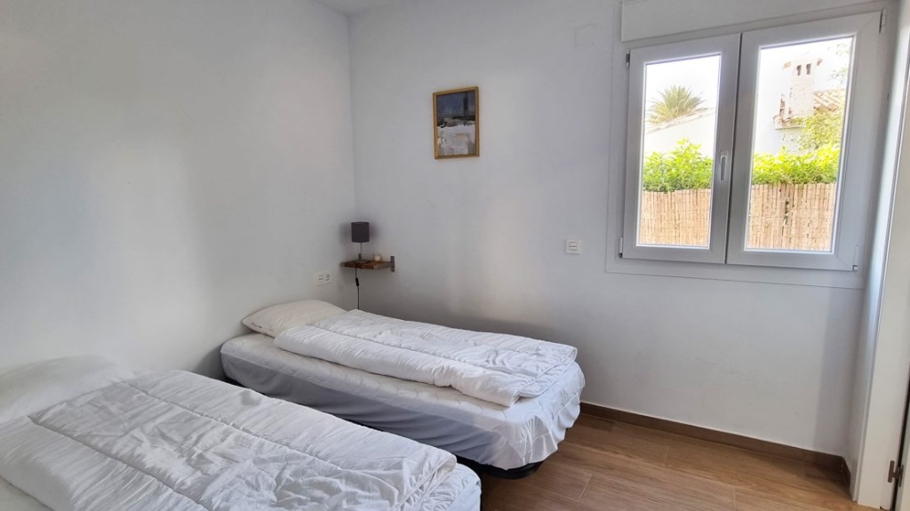 Villa i Playa Flamenca II, Alicante, Spanien 4 sovrum, 121 kvm. Nr. 145310