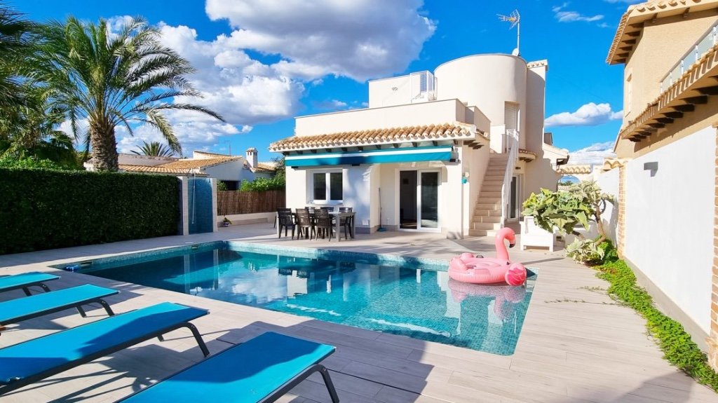 Villa i Playa Flamenca II, Alicante, Spanien 4 sovrum, 121 kvm. Nr. 145310