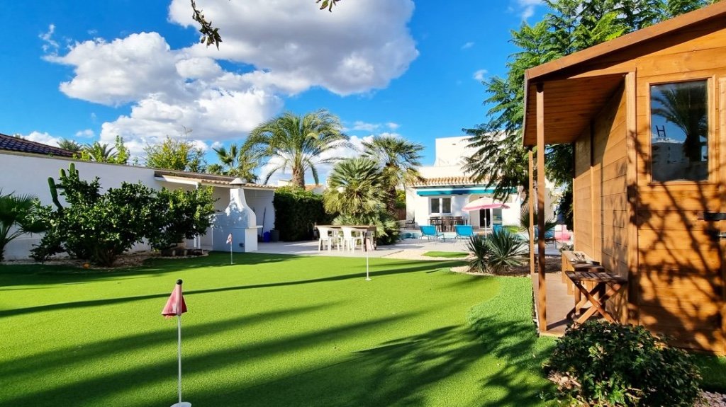 Villa i Playa Flamenca II, Alicante, Spanien 4 sovrum, 121 kvm. Nr. 145310