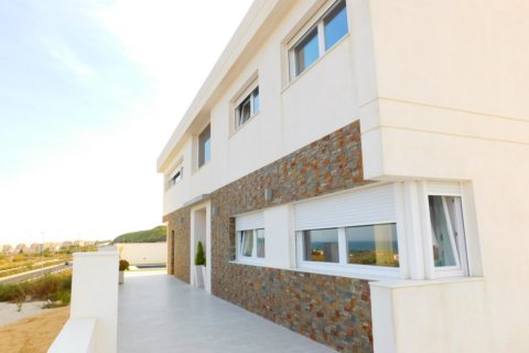 Villa en Guardamar del Segura, Alicante, España 3 dormitorios, 290 m2 No. 144781