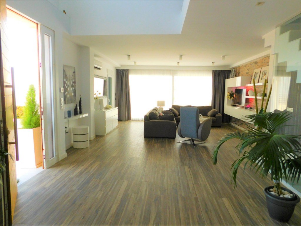 Villa in Guardamar del Segura, Alicante, Spanien 3 Schlafzimmer, 290 m2 Nr. 144781