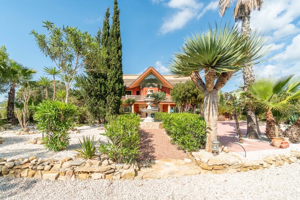 Villa in Alicante, Spanien 5 Schlafzimmer, 600 m2 Nr. 144783