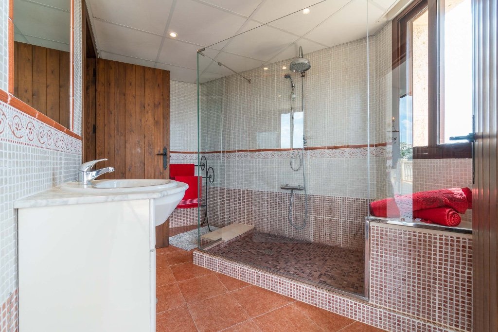 Villa in Alicante, Spanien 5 Schlafzimmer, 600 m2 Nr. 144783