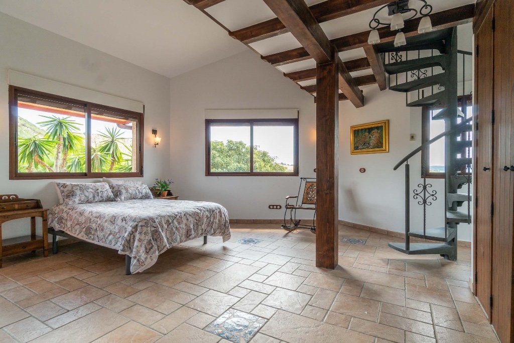Villa in Alicante, Spanien 5 Schlafzimmer, 600 m2 Nr. 144783