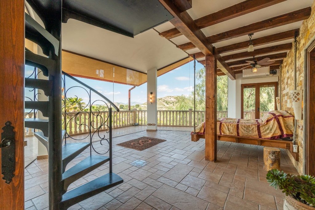 Villa in Alicante, Spanien 5 Schlafzimmer, 600 m2 Nr. 144783