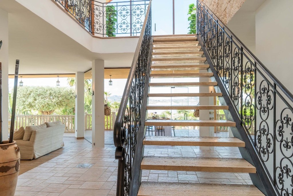 Villa in Alicante, Spanien 5 Schlafzimmer, 600 m2 Nr. 144783