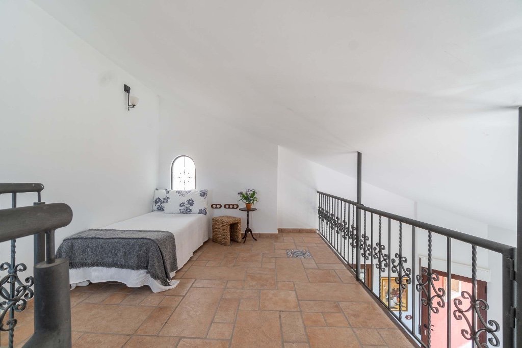 Villa in Alicante, Spanien 5 Schlafzimmer, 600 m2 Nr. 144783